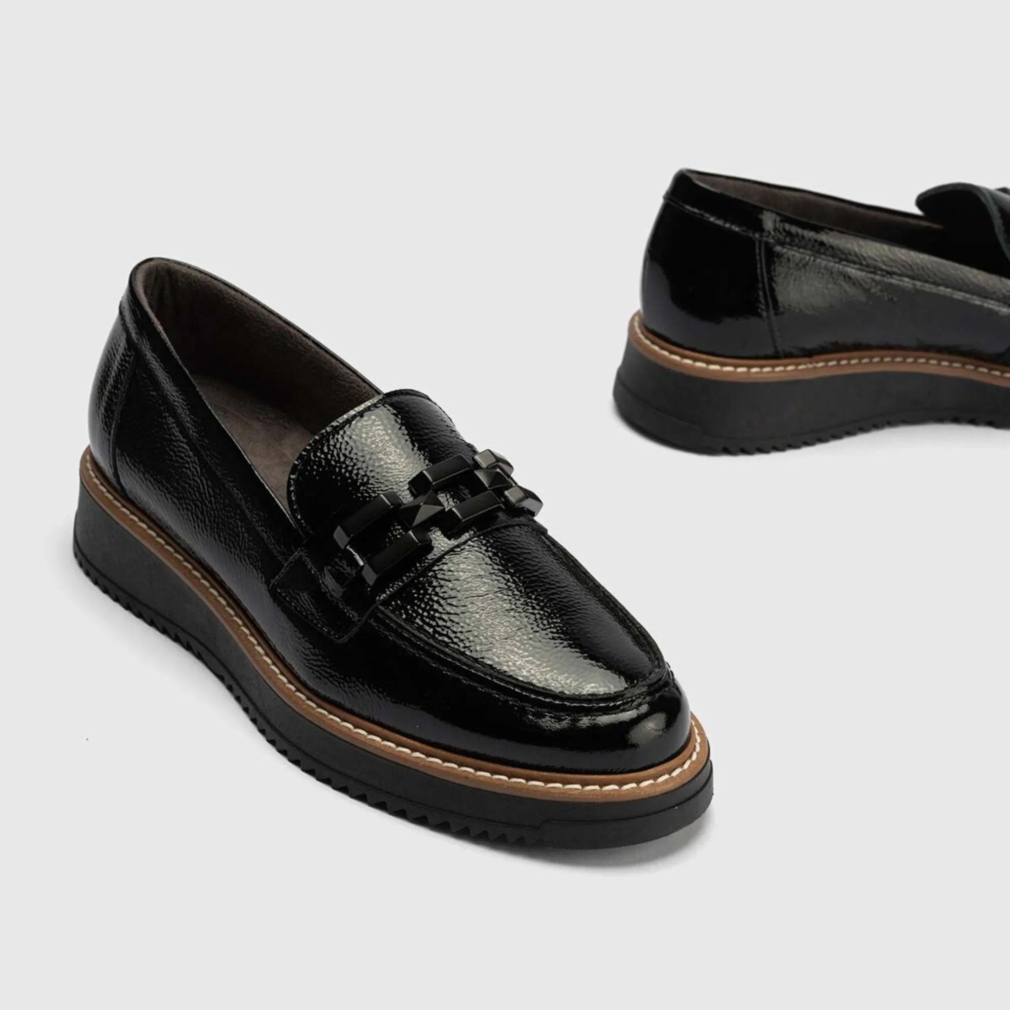 10070 Negro Leather Loafers