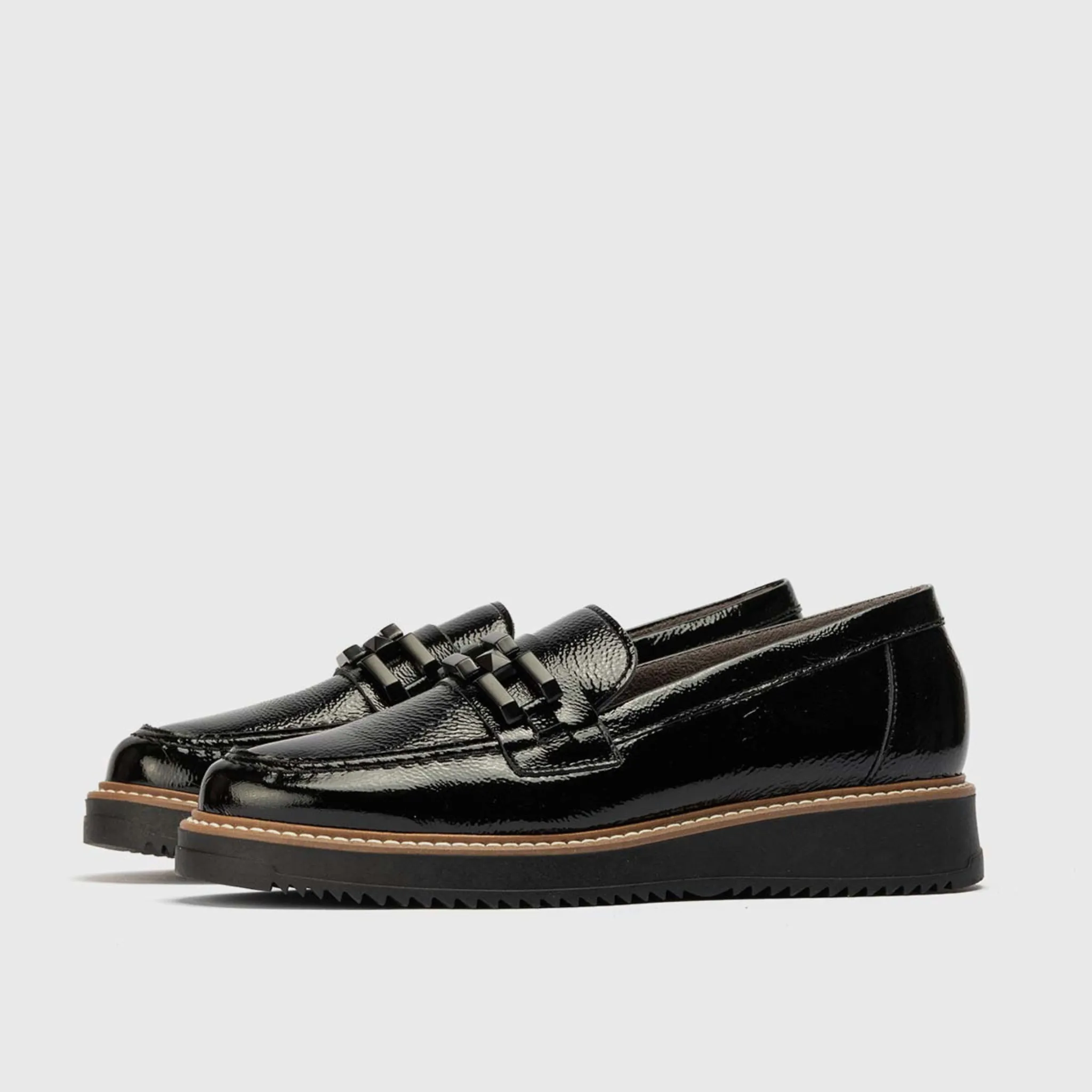 10070 Negro Leather Loafers
