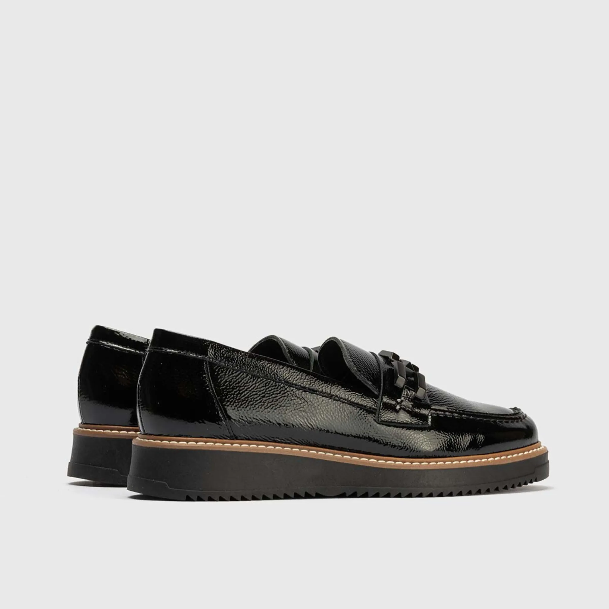 10070 Negro Leather Loafers