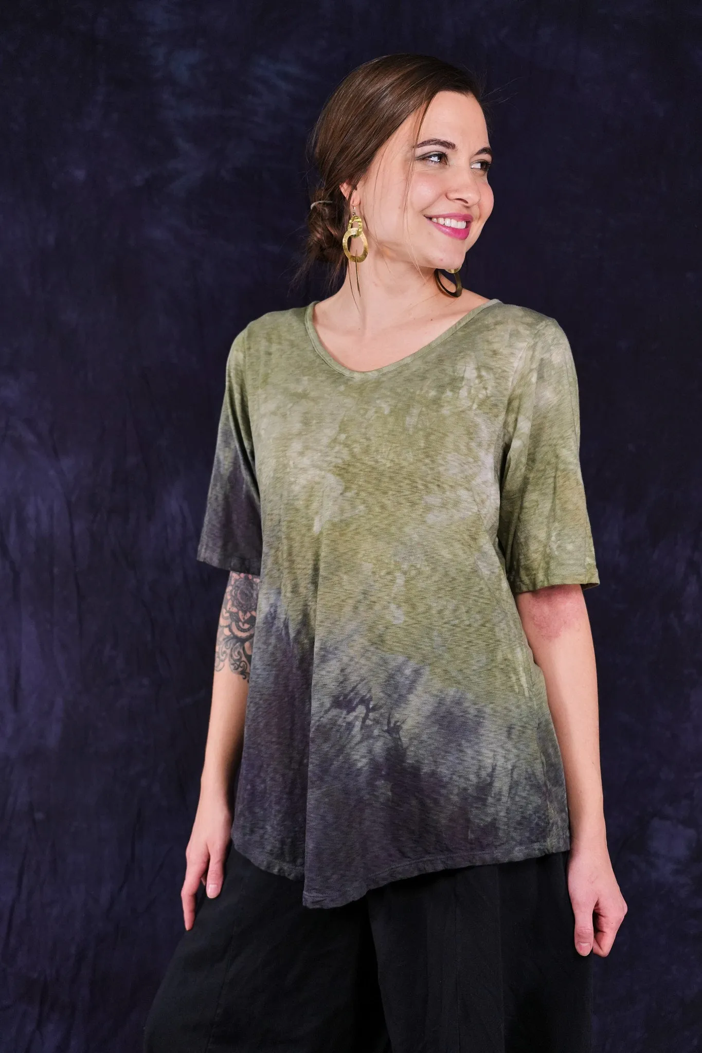 1211HD Lightweight Layer Tee Sedge Grass Charcoal