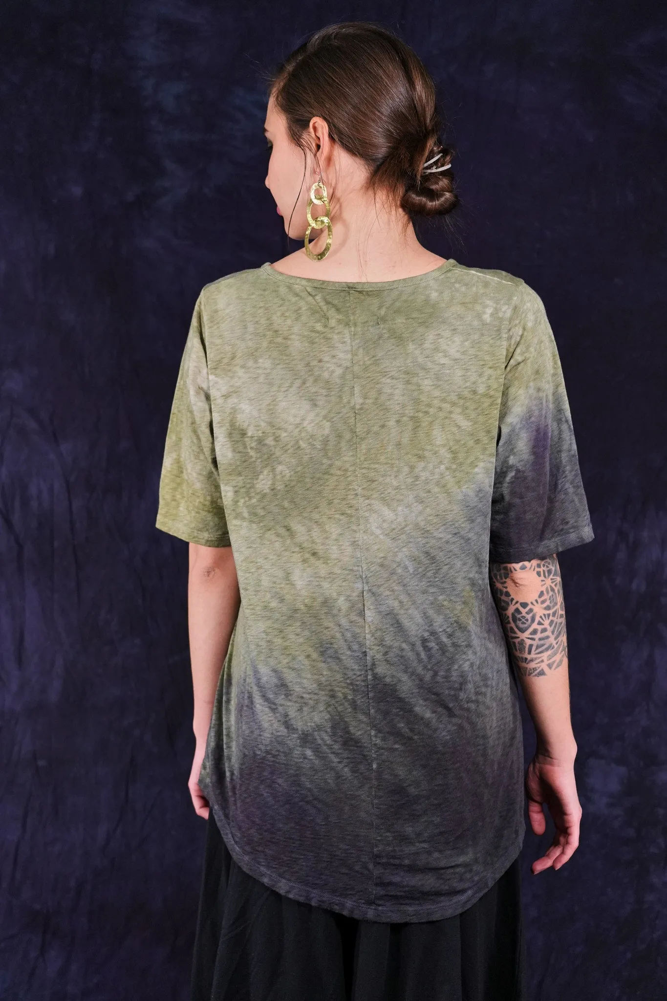 1211HD Lightweight Layer Tee Sedge Grass Charcoal