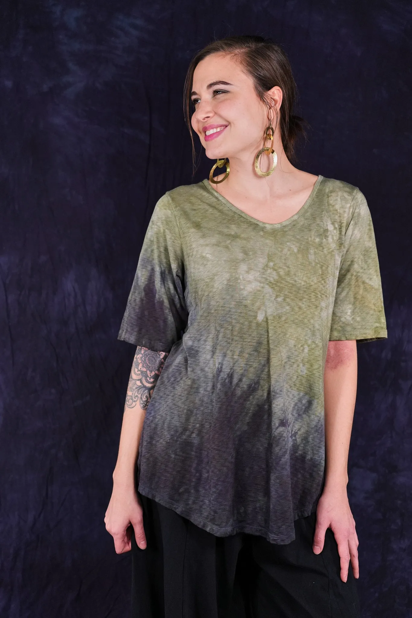 1211HD Lightweight Layer Tee Sedge Grass Charcoal