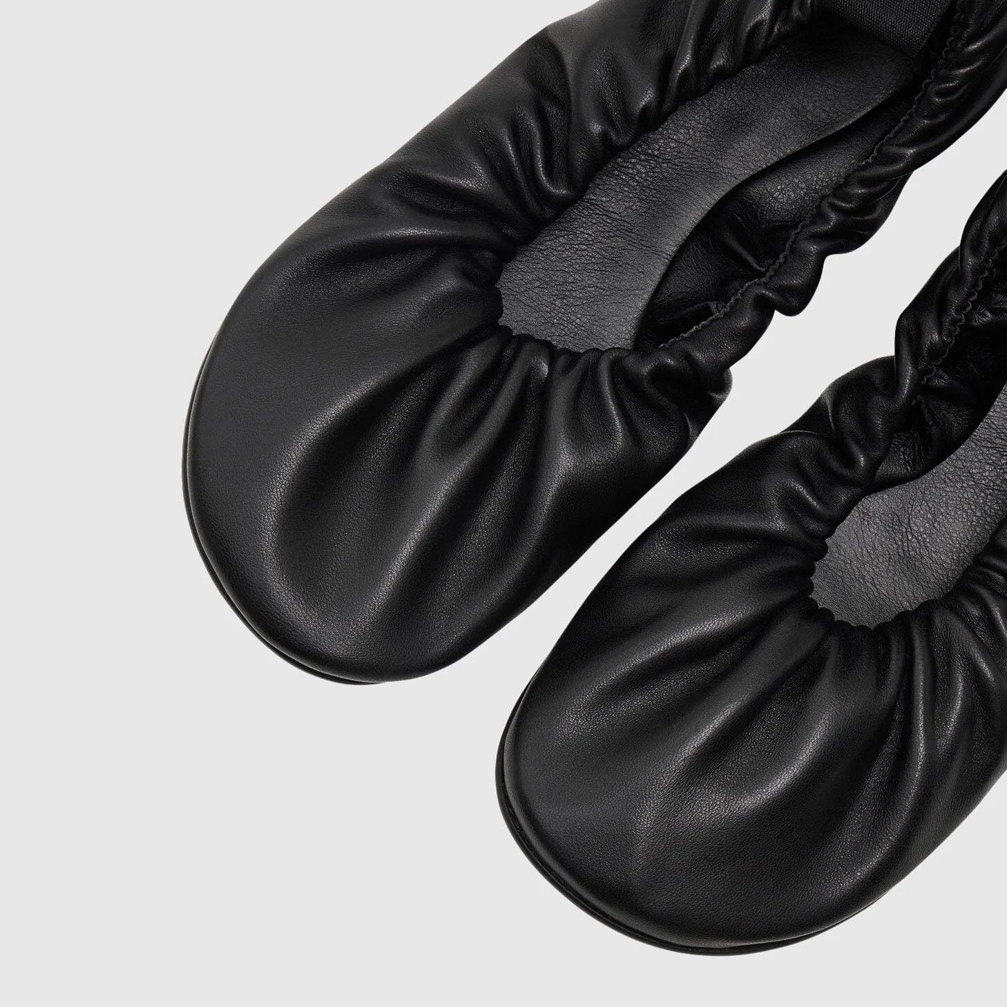 Amomento Shirring Leather Flats - Black
