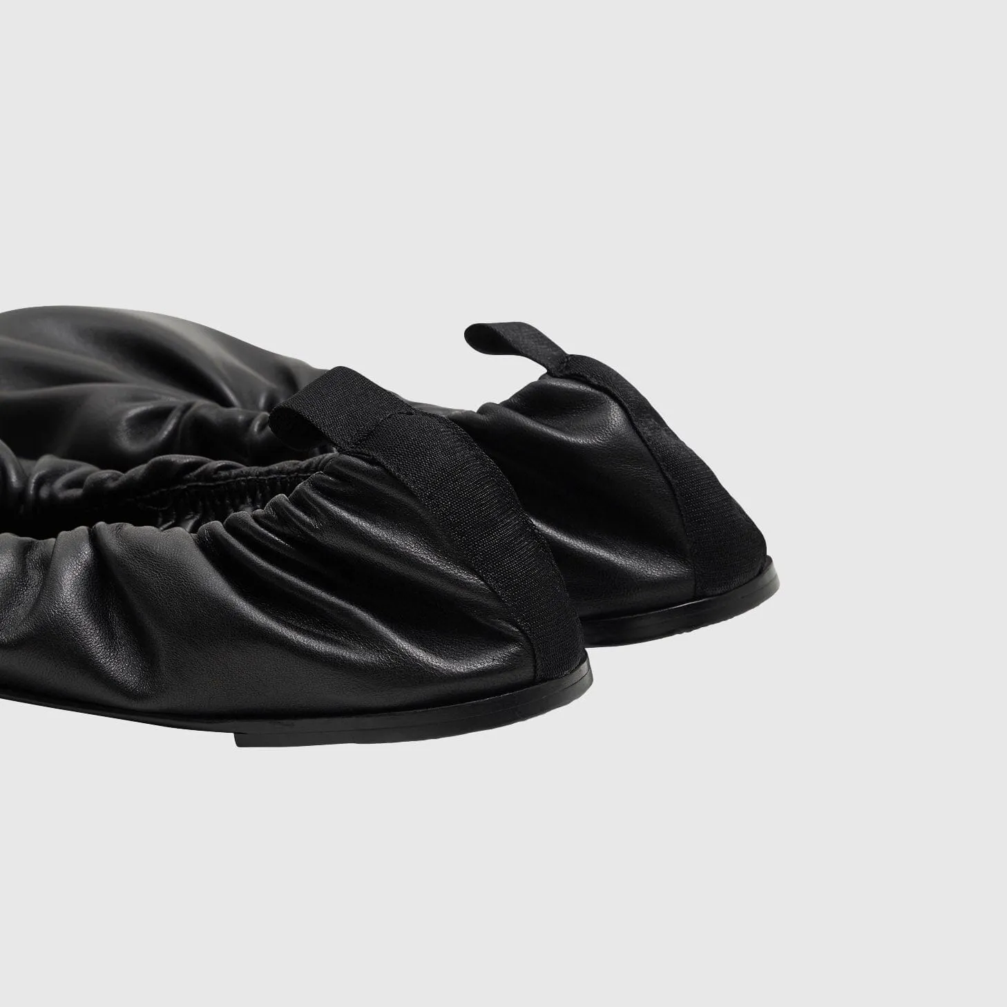 Amomento Shirring Leather Flats - Black