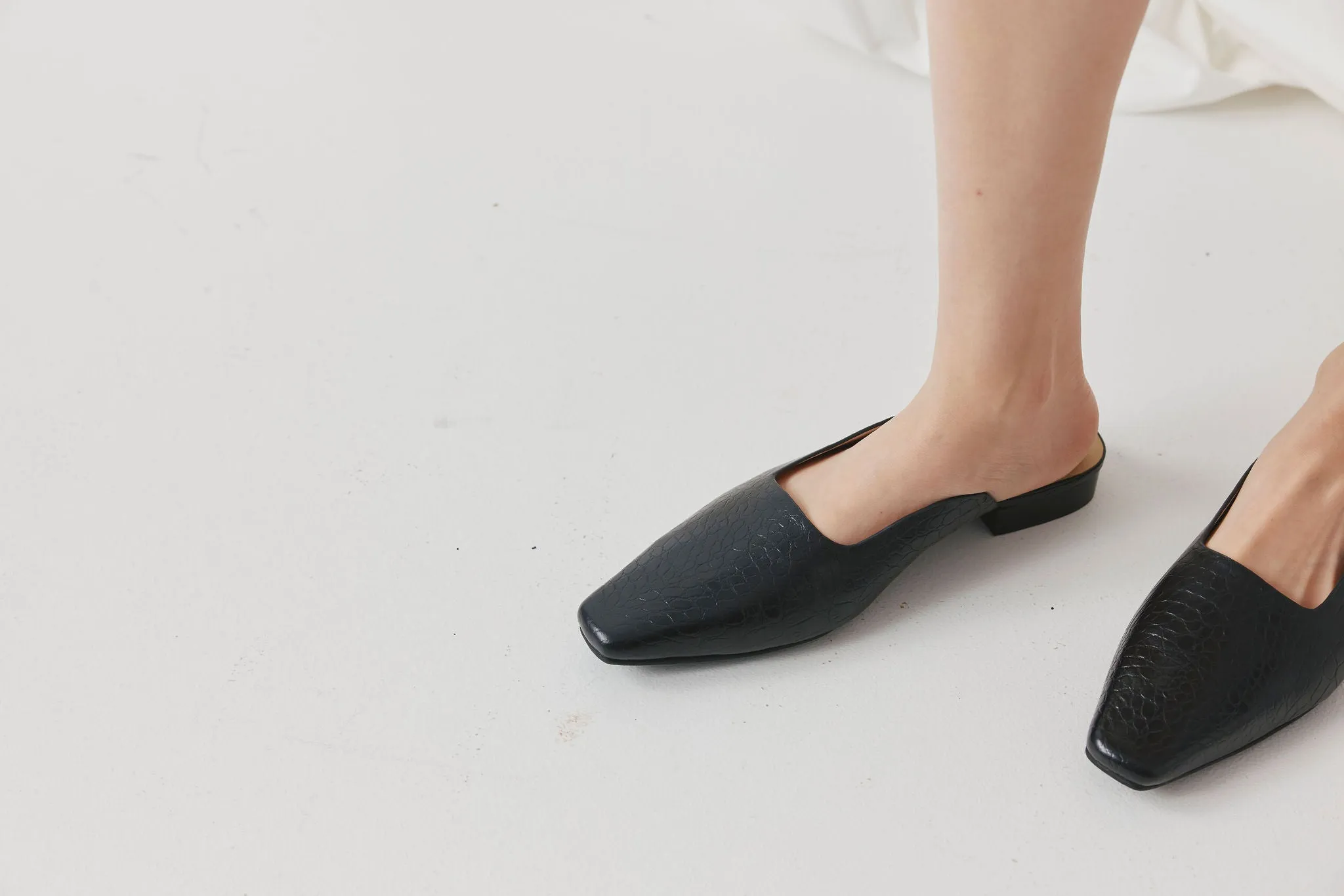 CHAOS & HARMONY LUCIA FLAT BLACK CROC
