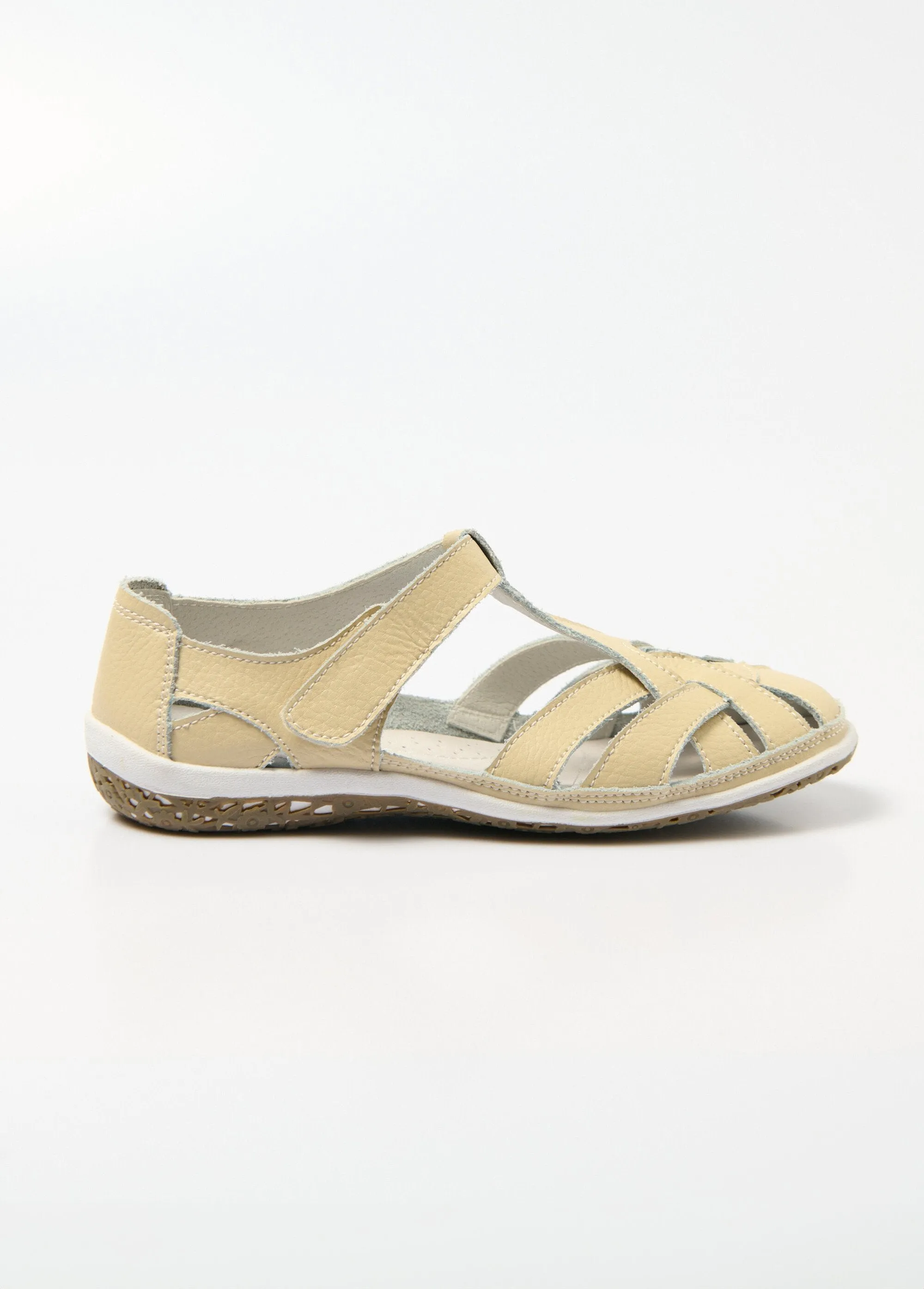 Comfort width summer sandals