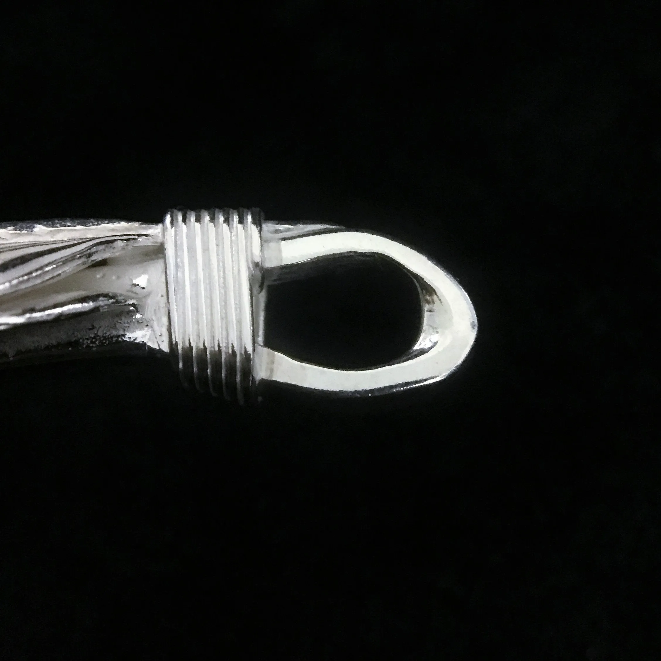 Goros Xl Silver Feather - Facing Right