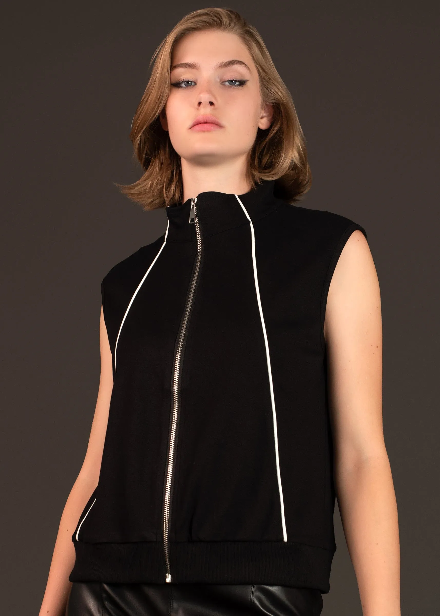 Lightweight Contrast Zip Vest