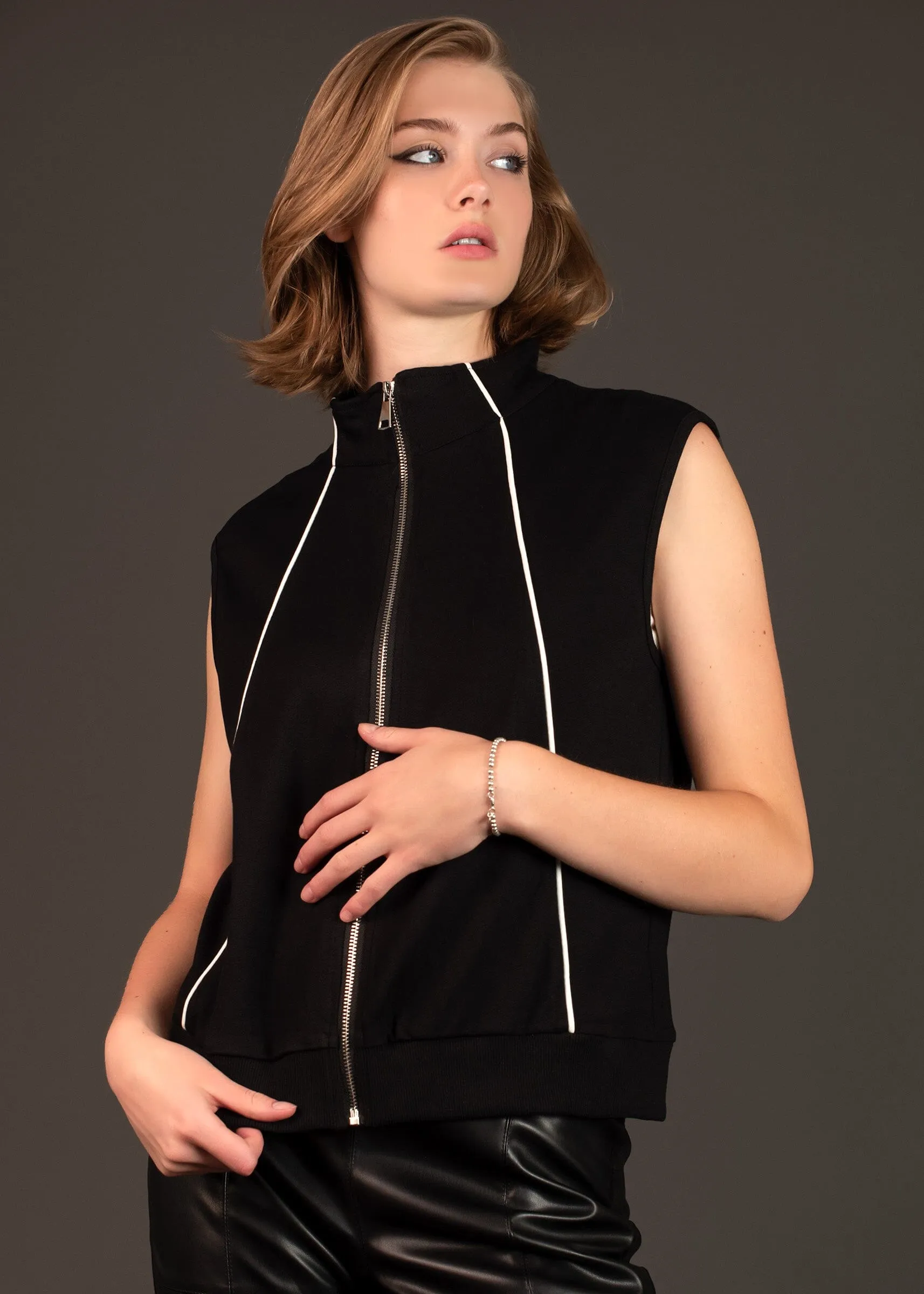 Lightweight Contrast Zip Vest