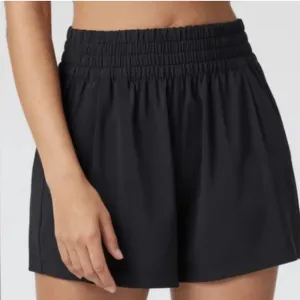 NWT Vuori Women's Lightweight Villa Shorts In Black