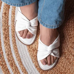 SASSY Twisted White Slides