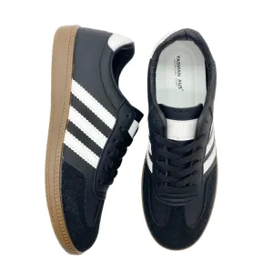 White stripe sneaker