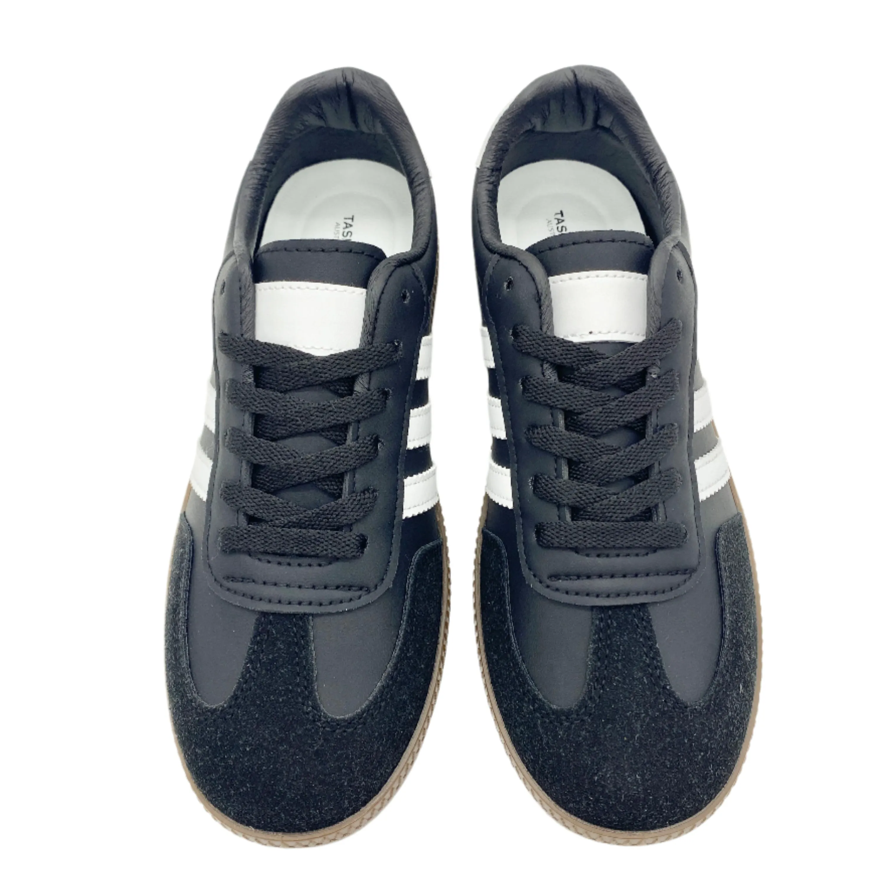White stripe sneaker
